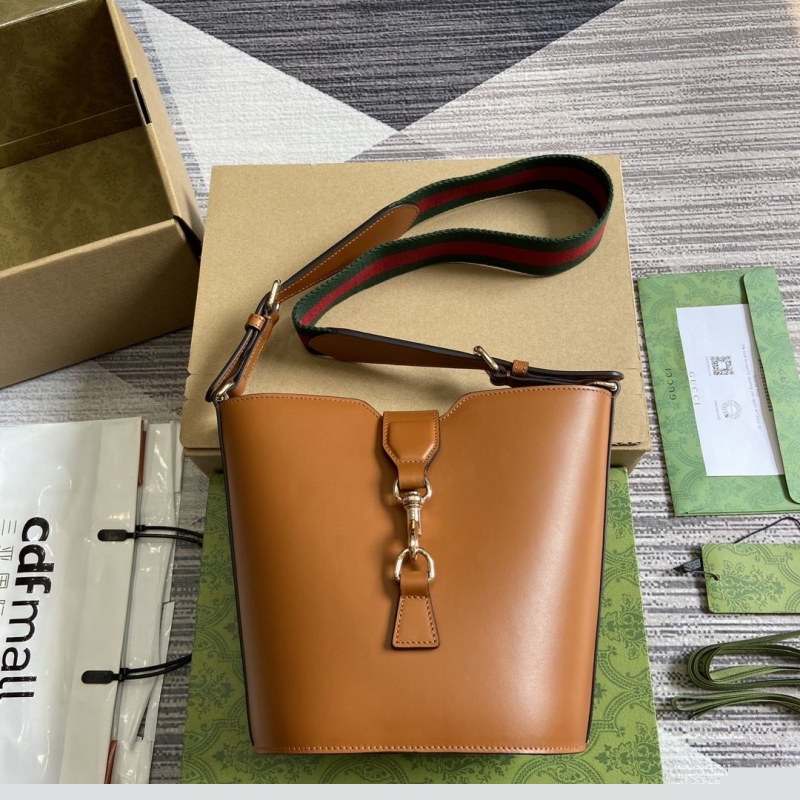 G*u*i bucket bags